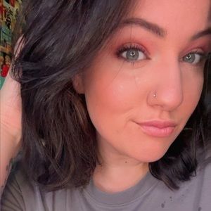 Meet your Posher, Laurie